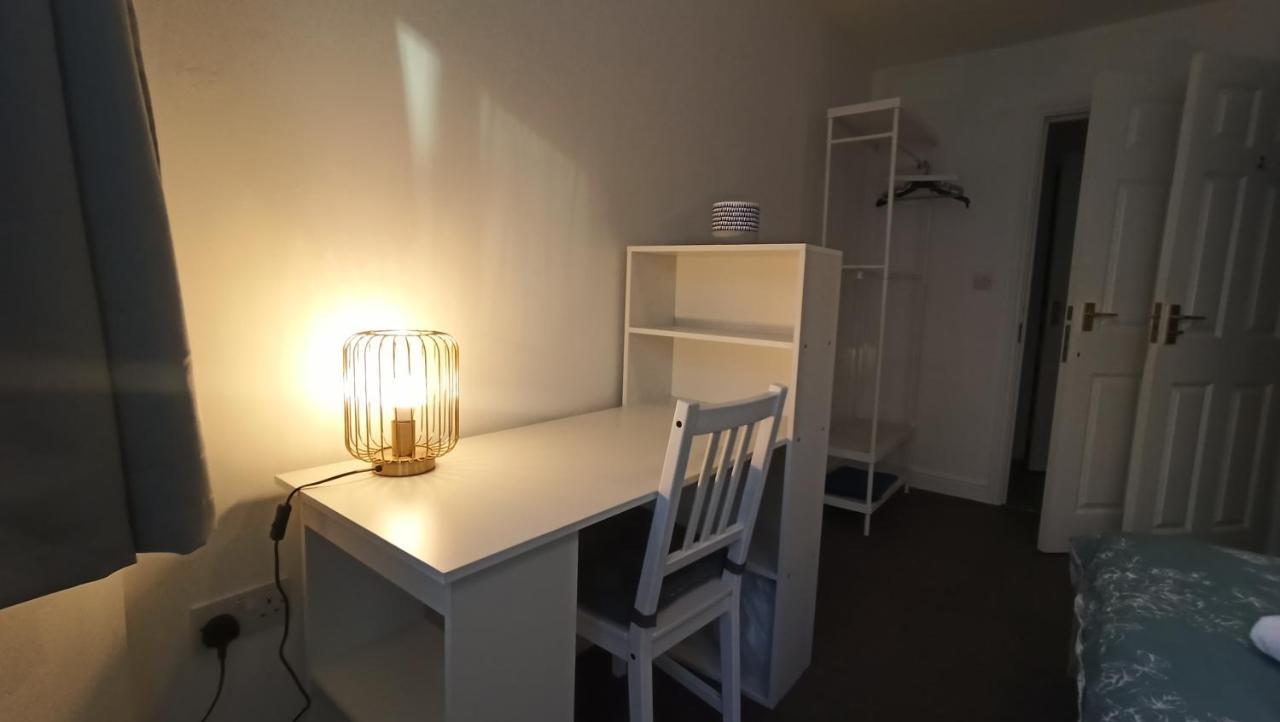 Bright, Chilled Ensuite Db Room In A Shared Flat! Londres Exterior foto